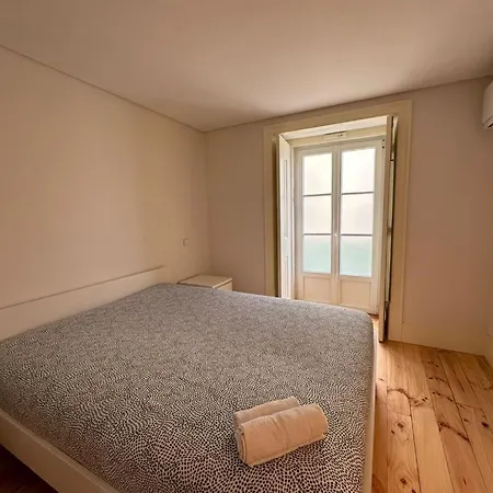 Com Banheiro Privativo * Lisboa